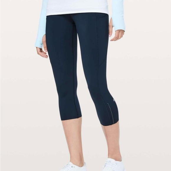 Lululemon Fast & Free Crop II 19” True Navy Nulux Leggings – Size 6, Like New - Picture 1 of 8